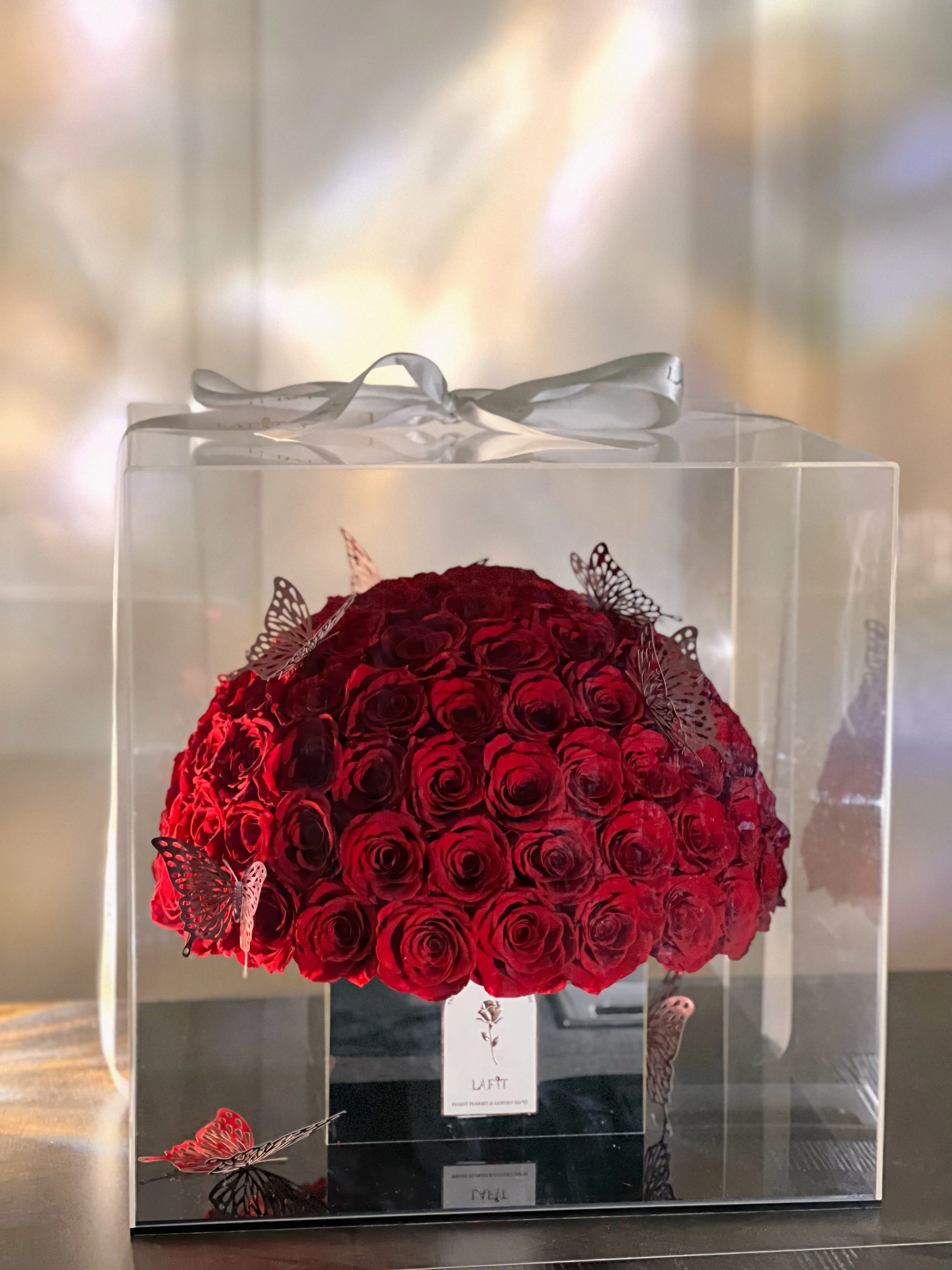 LAFIT���Íu�����f�@�[�O��Neverland Princess - Classic Red 99 stems