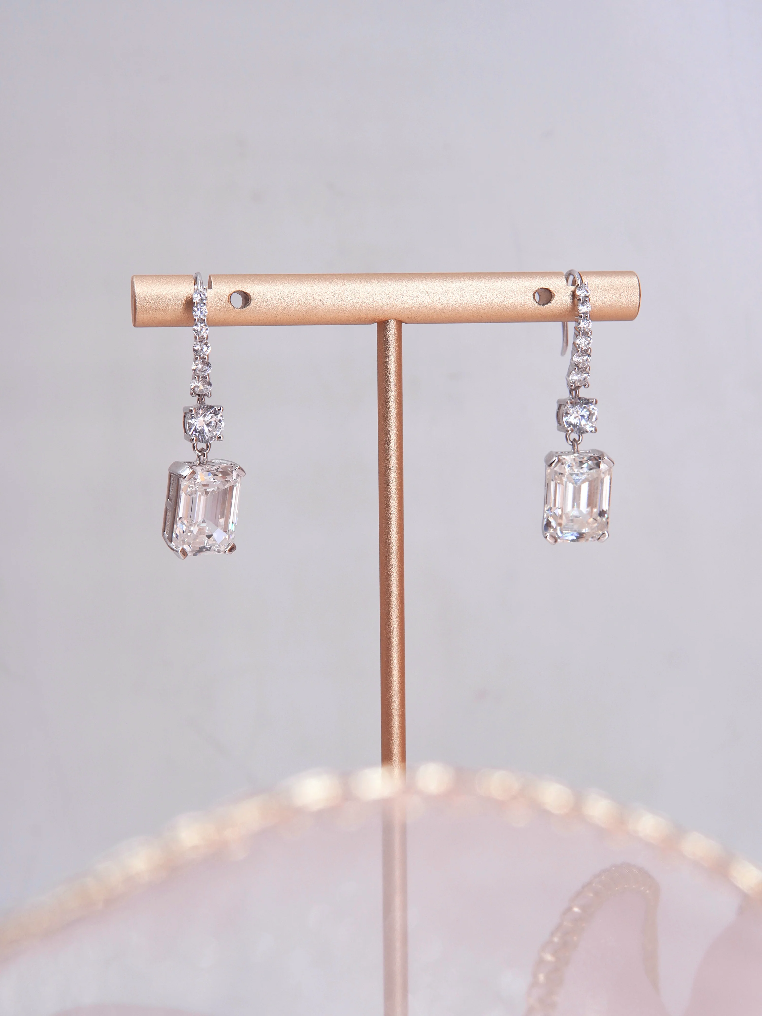 LAFIT �� Pure Angel Earrings