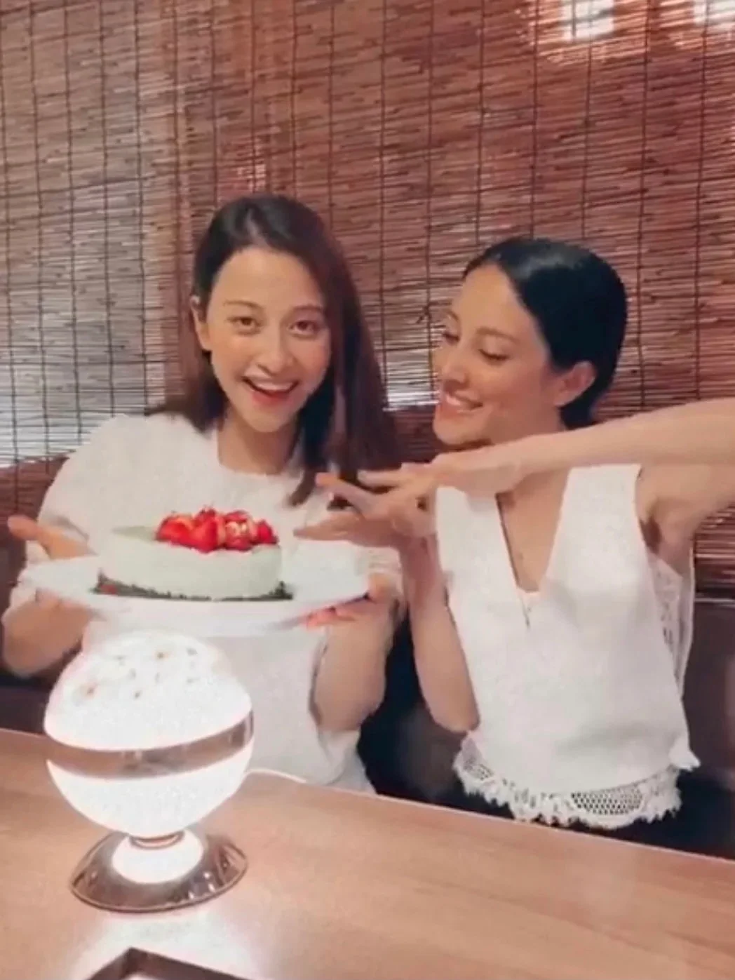 LAFIT - KOL 首選永生花藝擺設�?�?The SAKURA (with white Sakura )