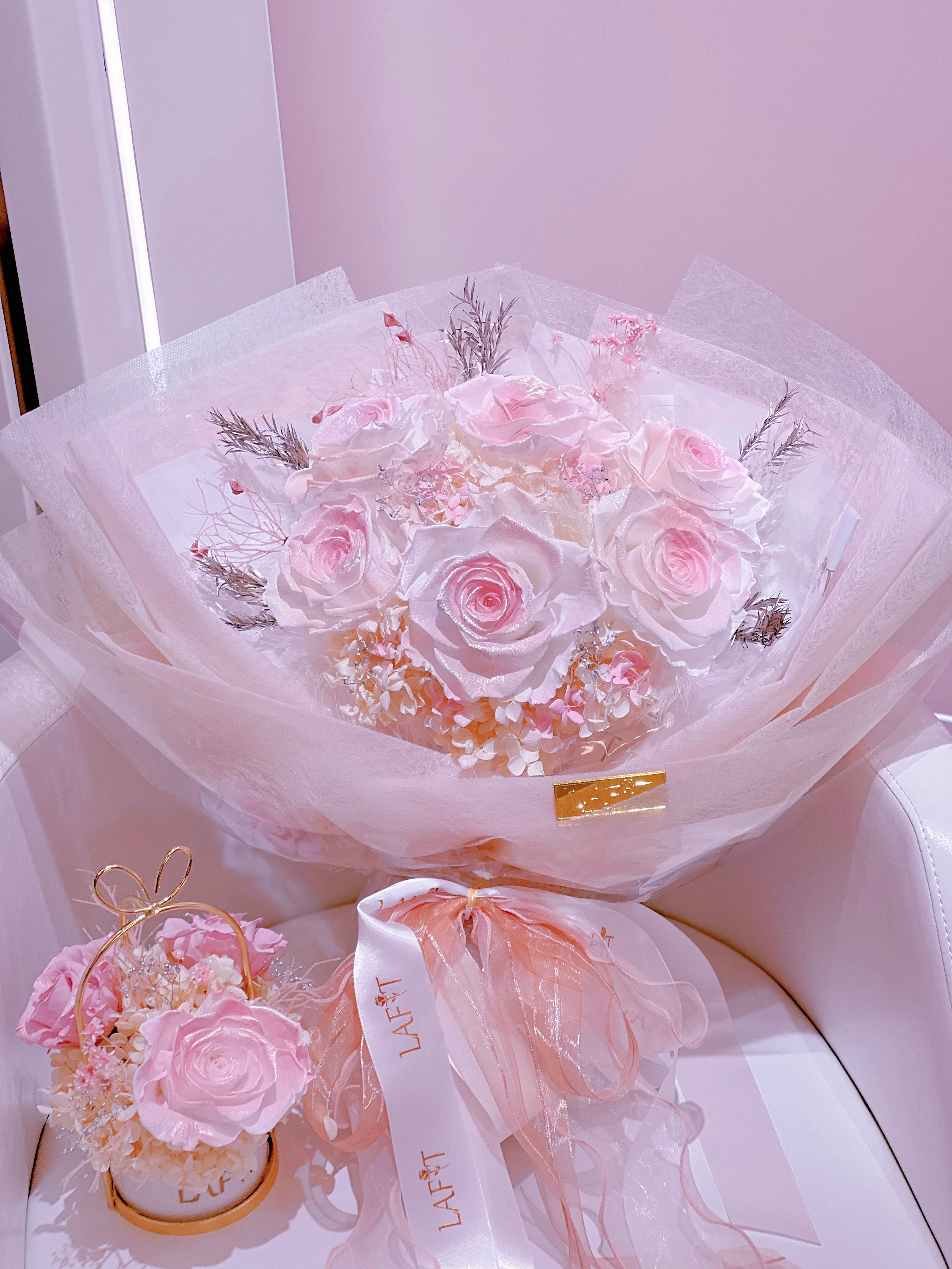 LAFIT夢幻漸變永生花束 �?Rosy Blush
