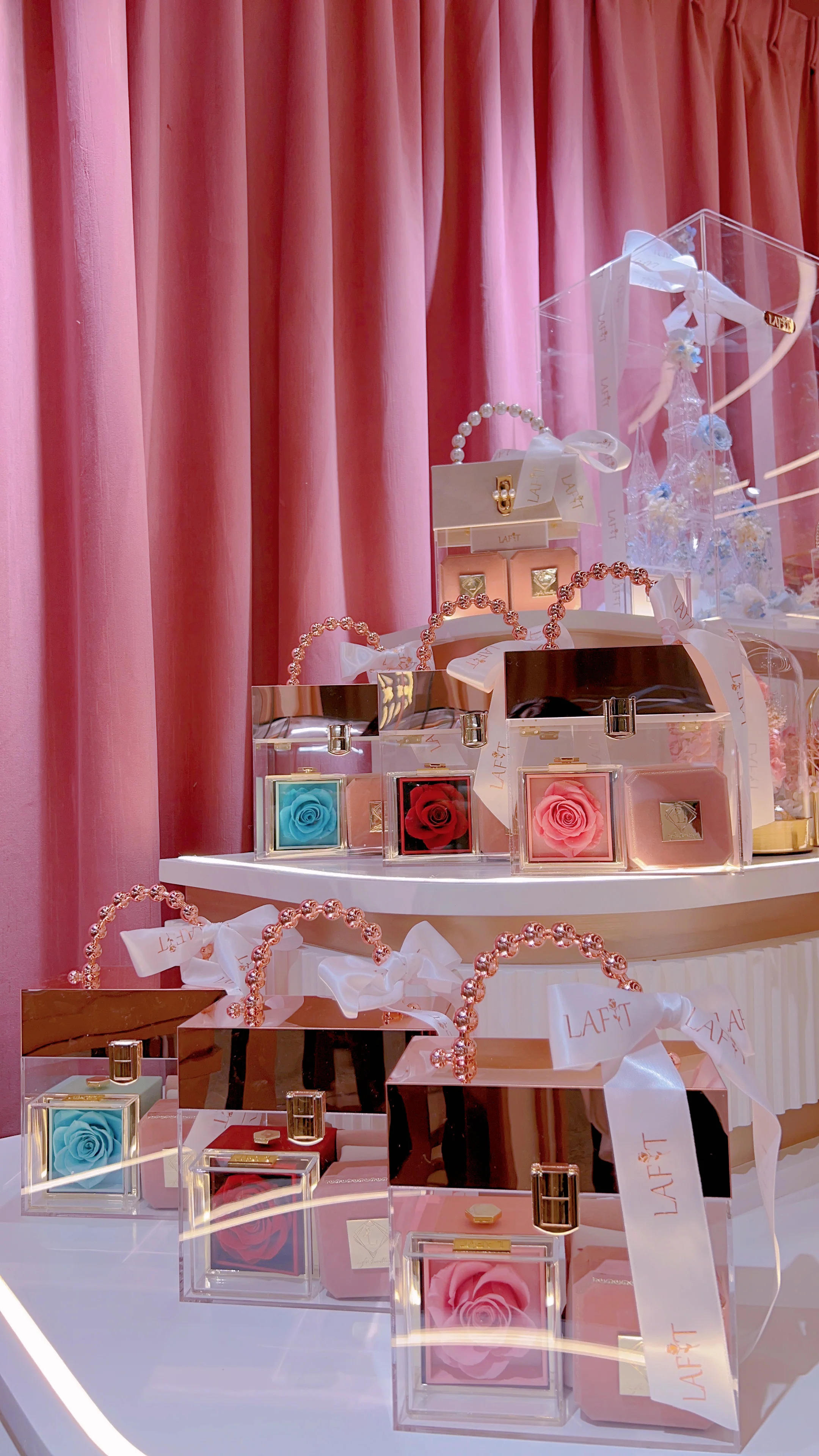 LAFIT�� �������A�錚�YƷ�׽M �� Timeless Love