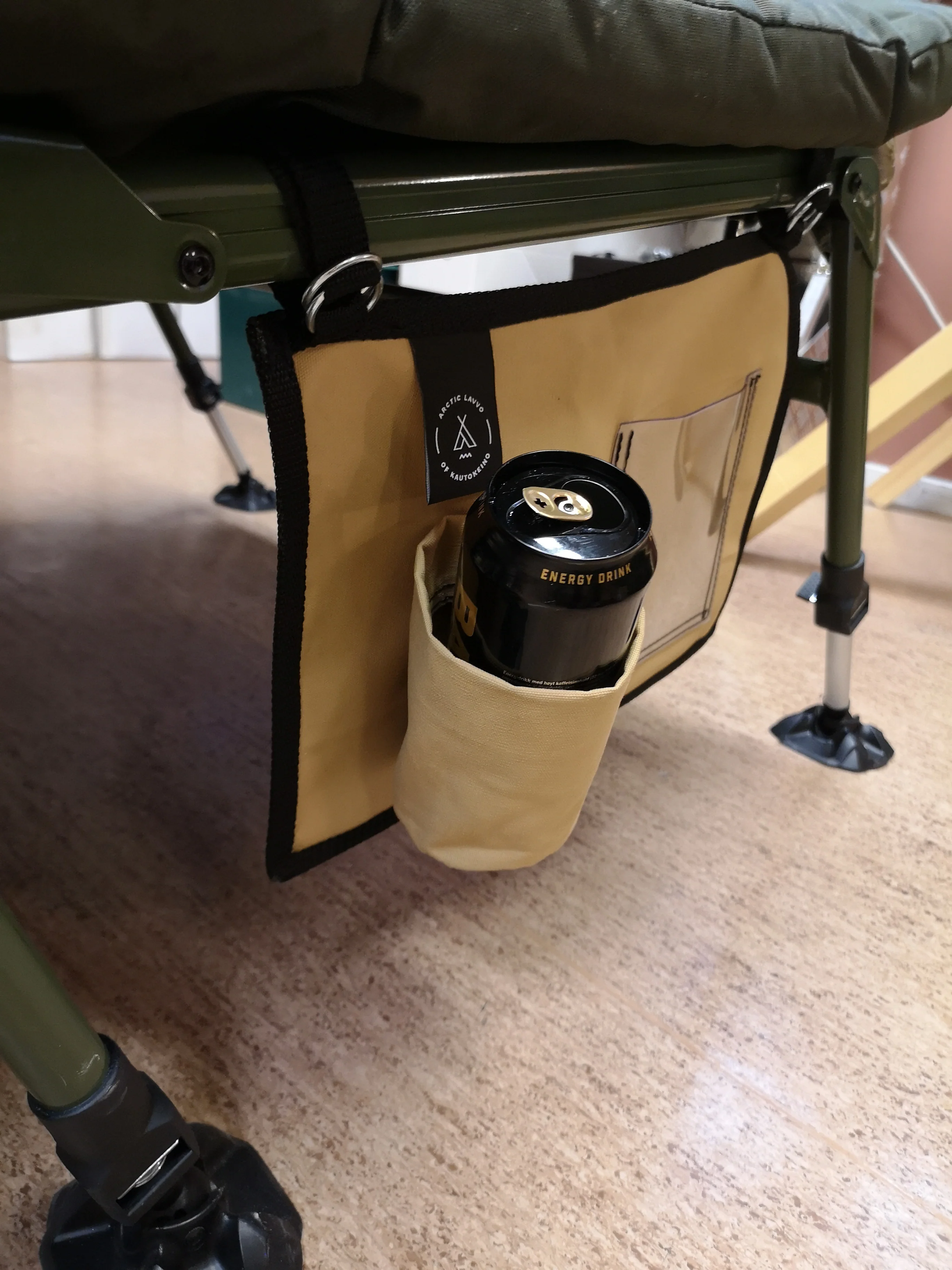 Koppholder til feltseng