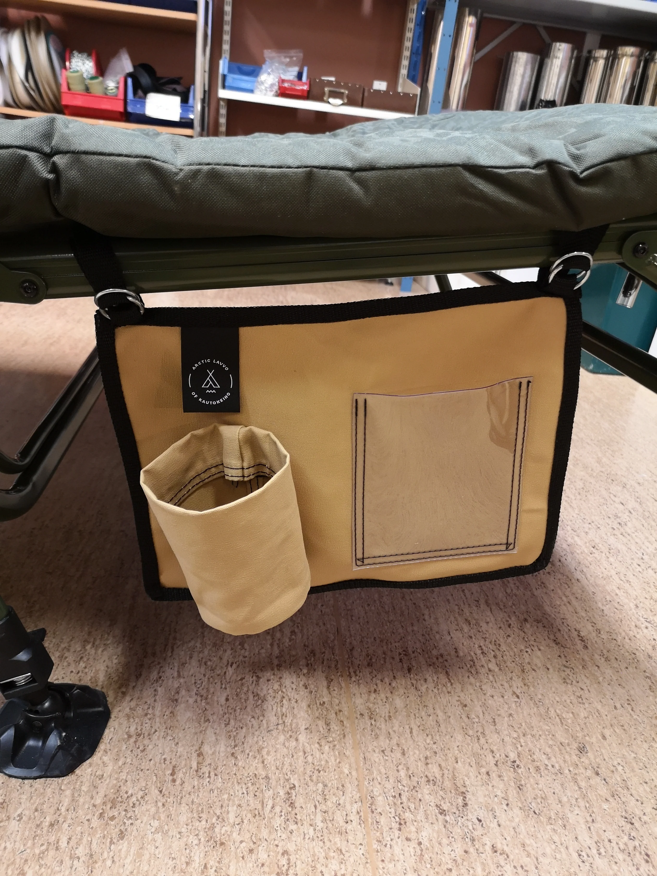 Koppholder til feltseng