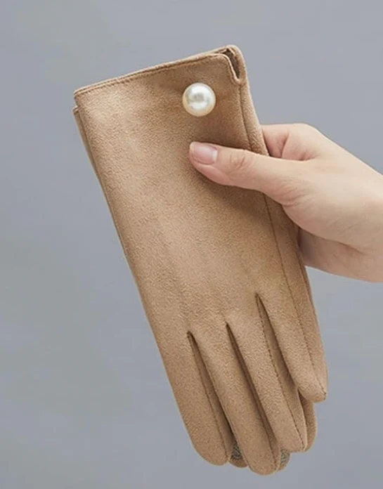 Beige Gloves with Pearl