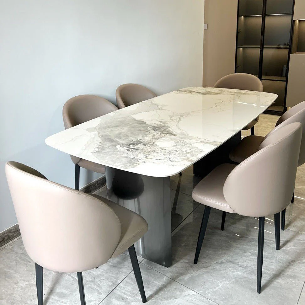 意式輕奢亮光岩板餐桌（鍍黑）