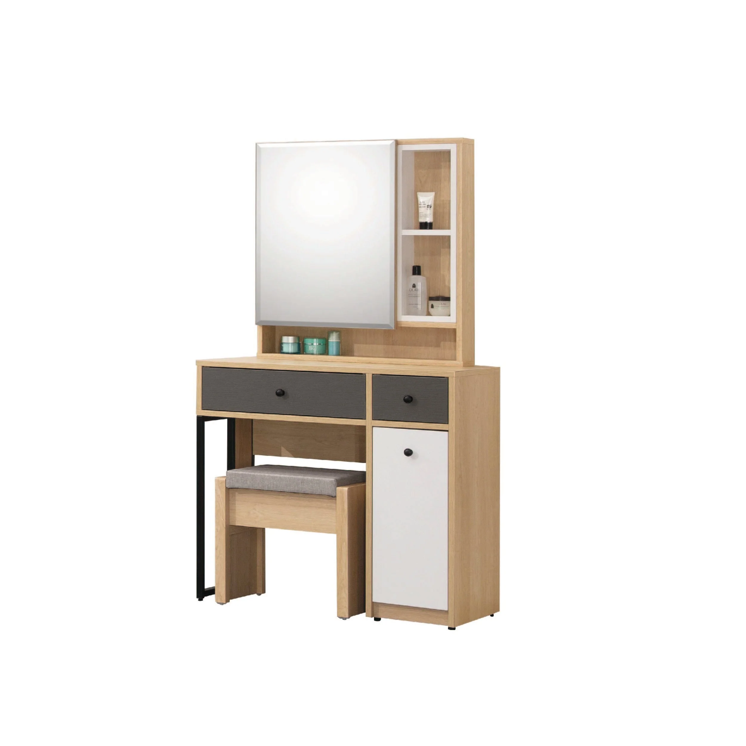 Courtney Alexander 鏡台