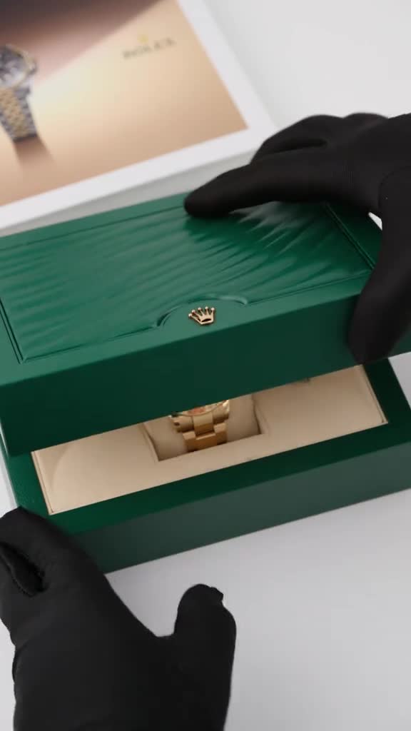 Rolex Cosmograph Daytona White Mother of Pearl Diamond Dial, Yellow Gold, 116508