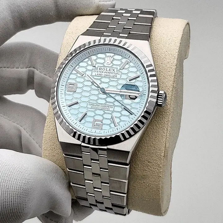 Rolex Land-Dweller 40 Oyster, 40 mm, platinum M127336-0001