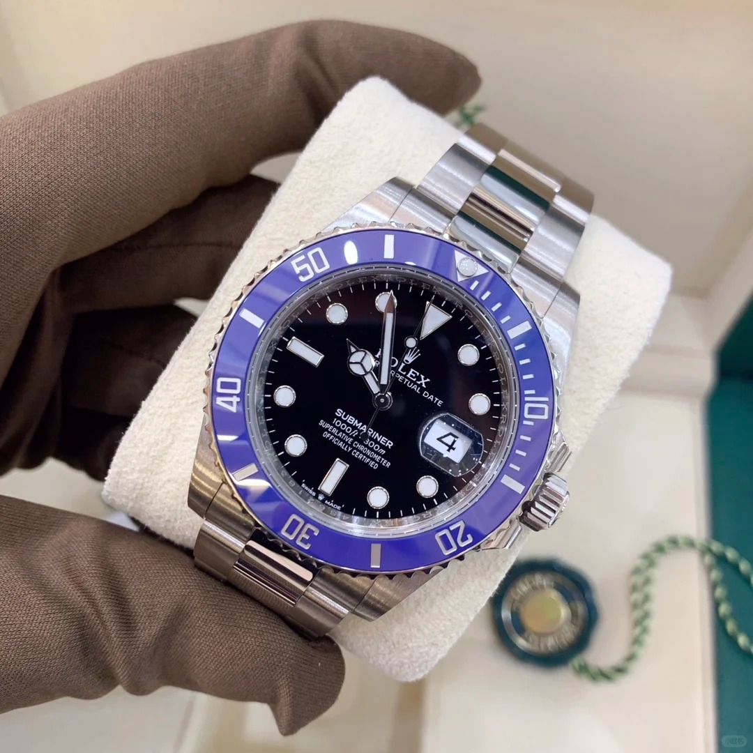 Rolex Submariner 41 mm Ref. # 126619lb-0003