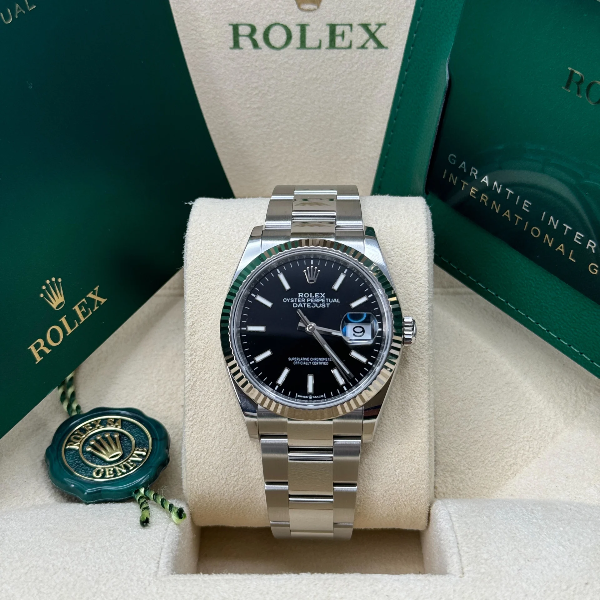 Rolex Datejust 36 Black Index Oyster Bracelet 126234-0016
