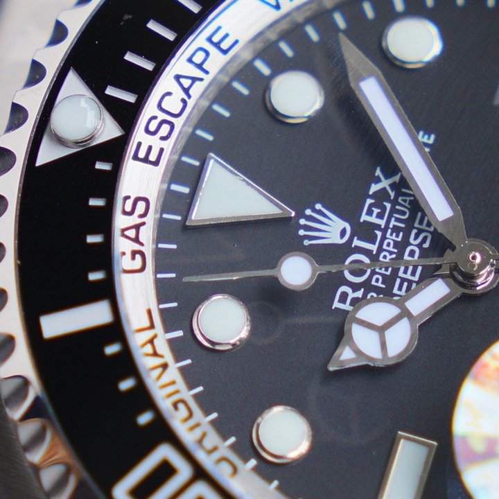 Sea Dweller Deep Sea Multicolor Selection 44mm