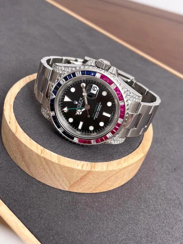 SUBMARINER SILVER BLUE / RED DIAMOND 40MM