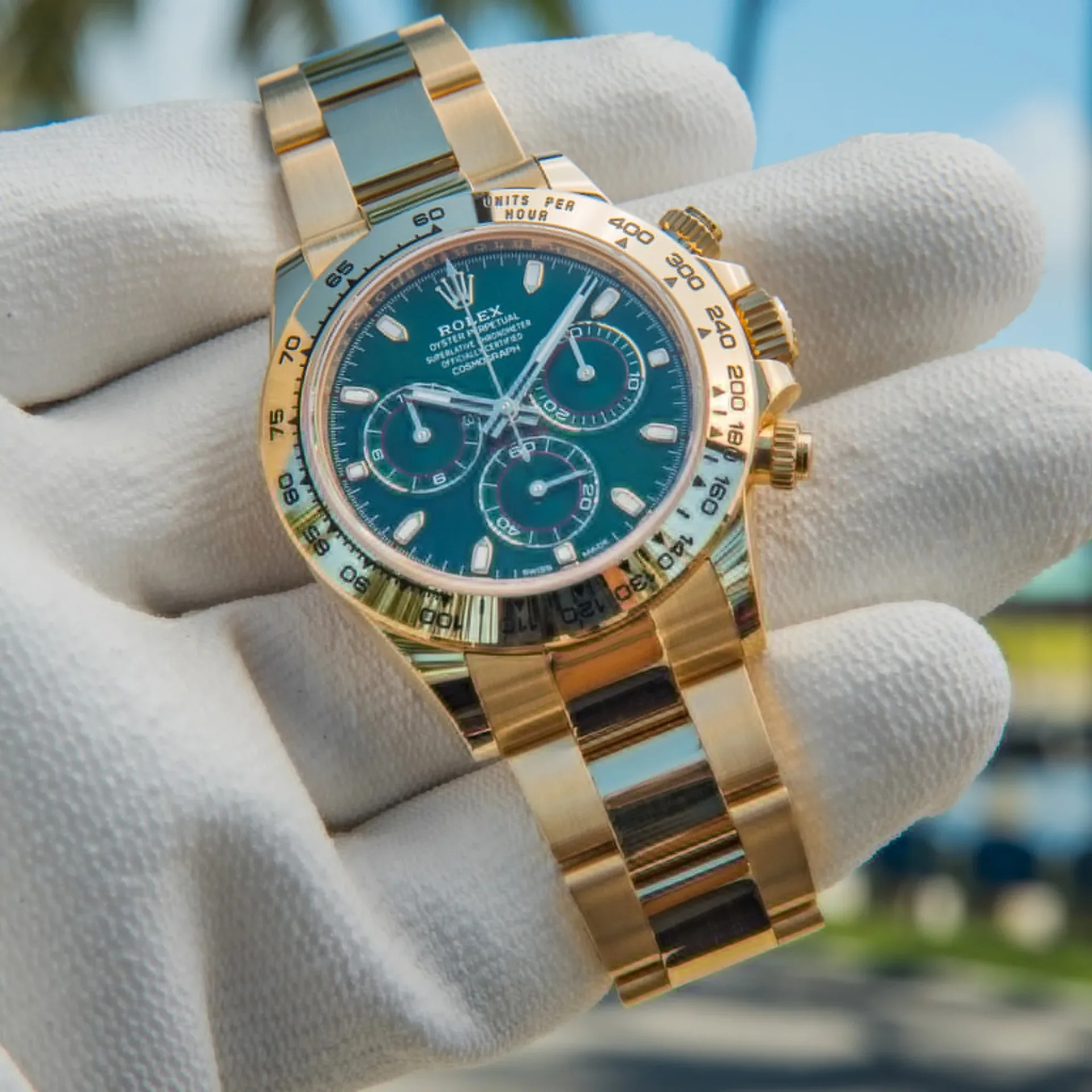 Rolex Cosmograph Daytona Oyster Yellow Gold Green Dial 116508-0013 Replica