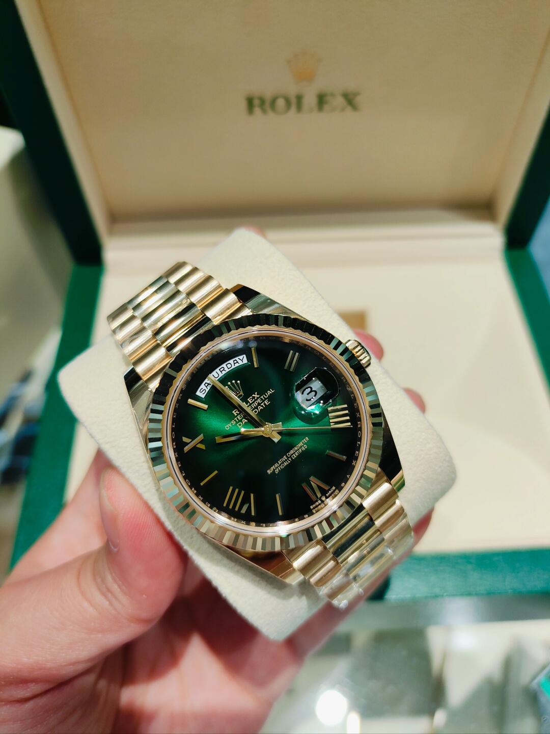 Rolex 2024 Day-Date m128238-0118 Green Dial Yellow Gold Bracelet