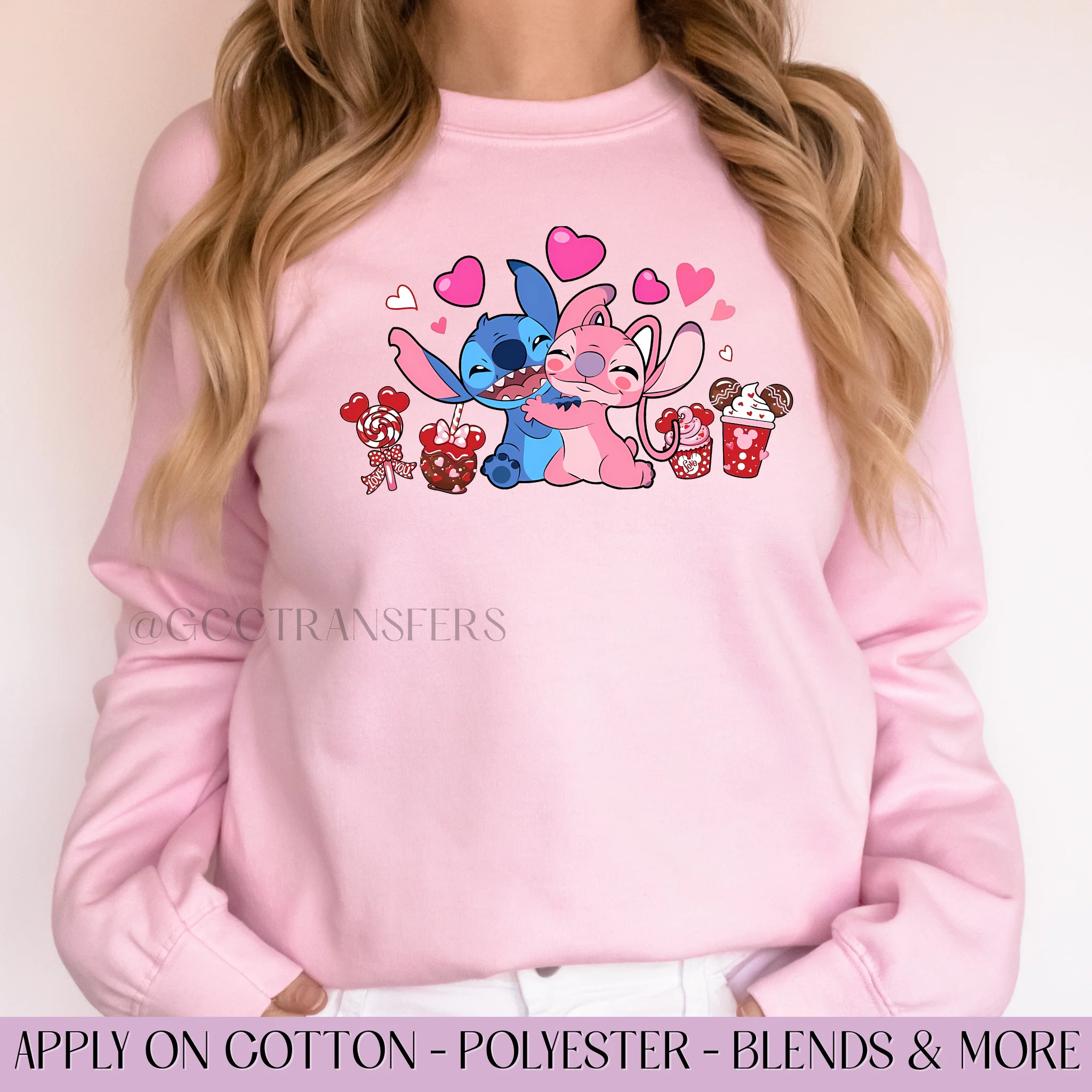 Valentine Alien Hugging - Graphic Apparel