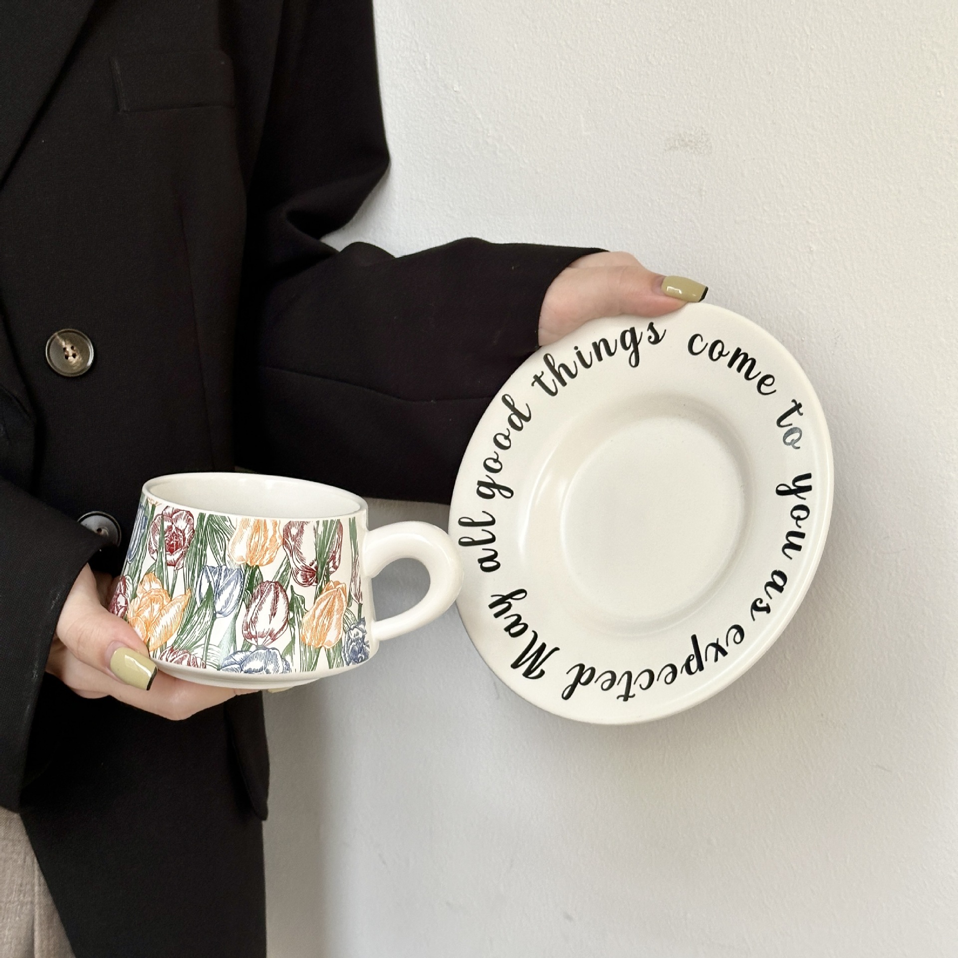 Tulip Pattern Tea Cup Set with Saucer