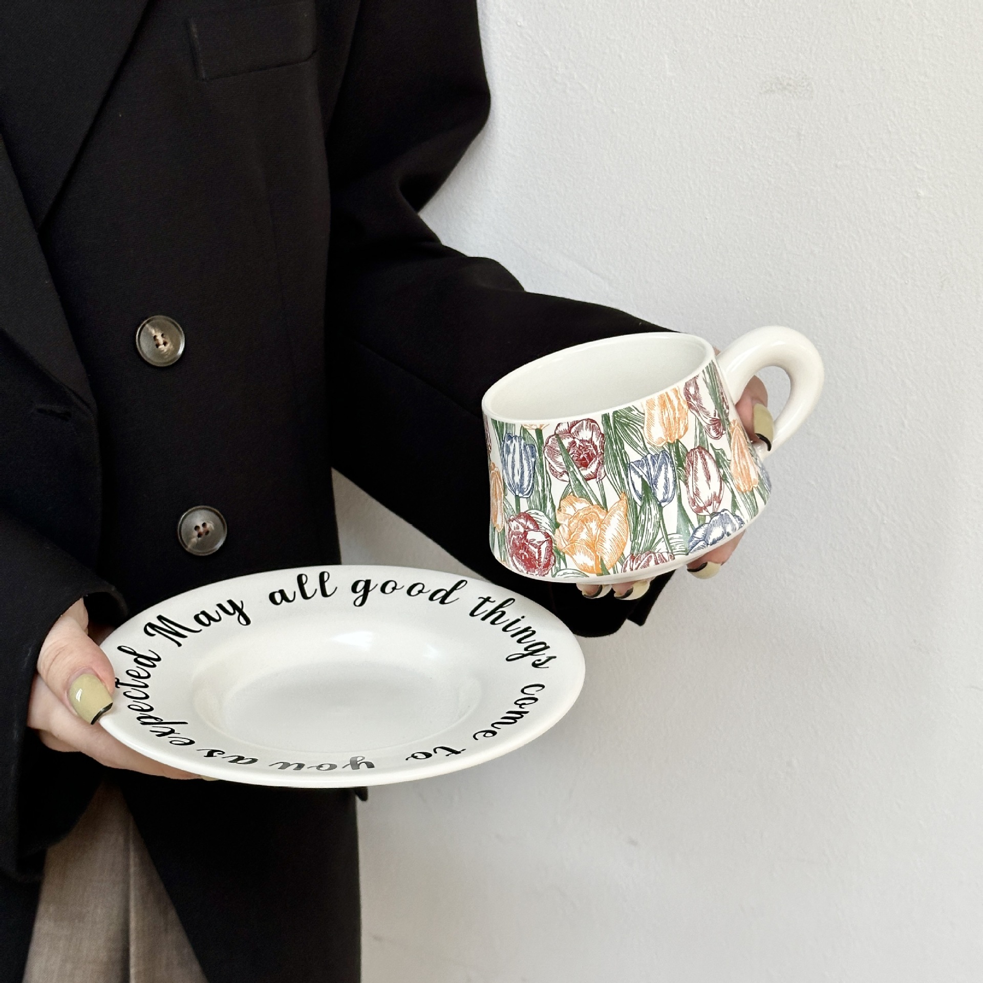 Tulip Pattern Tea Cup Set with Saucer