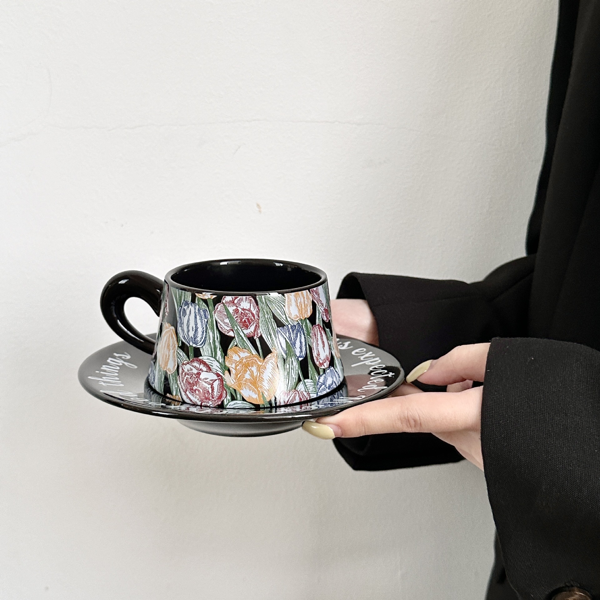 Tulip Pattern Tea Cup Set with Saucer