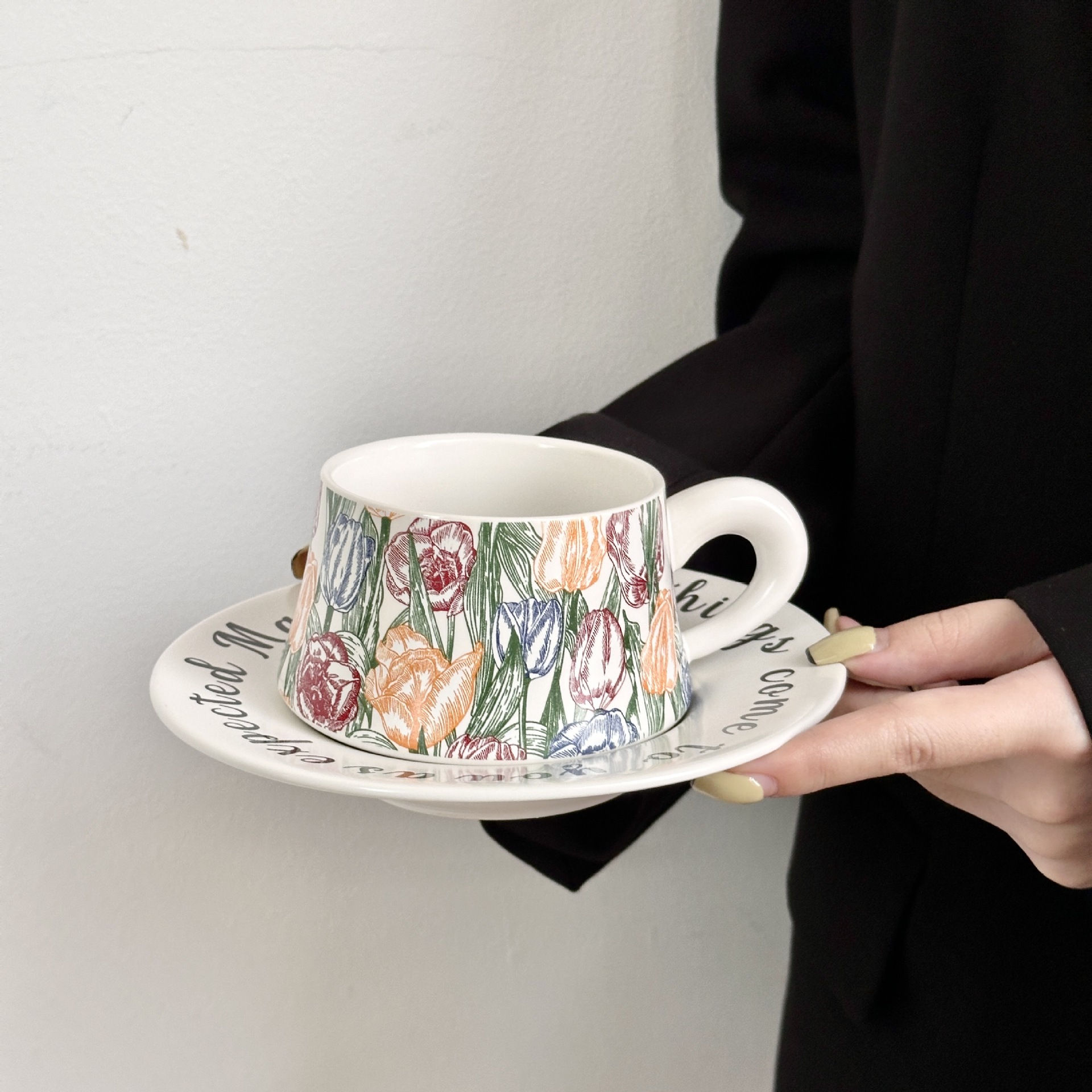 Tulip Pattern Tea Cup Set with Saucer