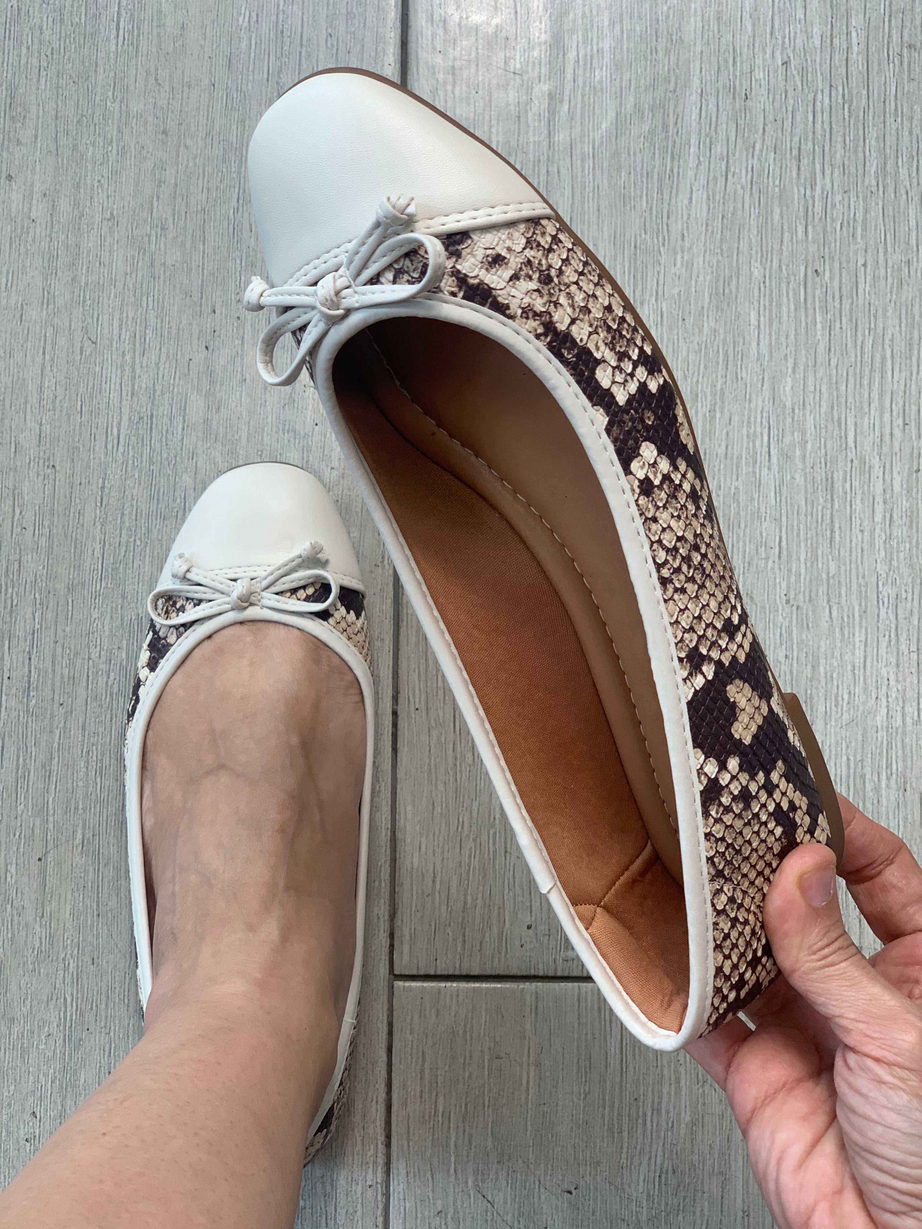 Off White Animal Print Flats - WINOKJZ