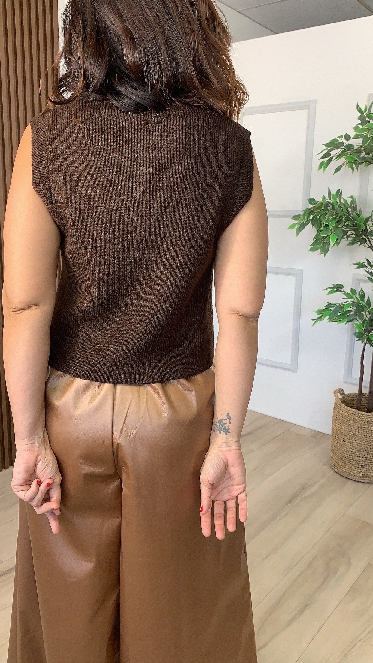 Quietud Mocha Vest - WINOKJZ