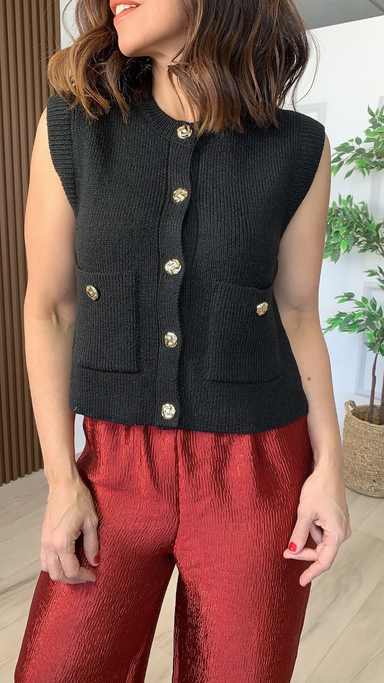 Quietud Black Vest - WINOKJZ