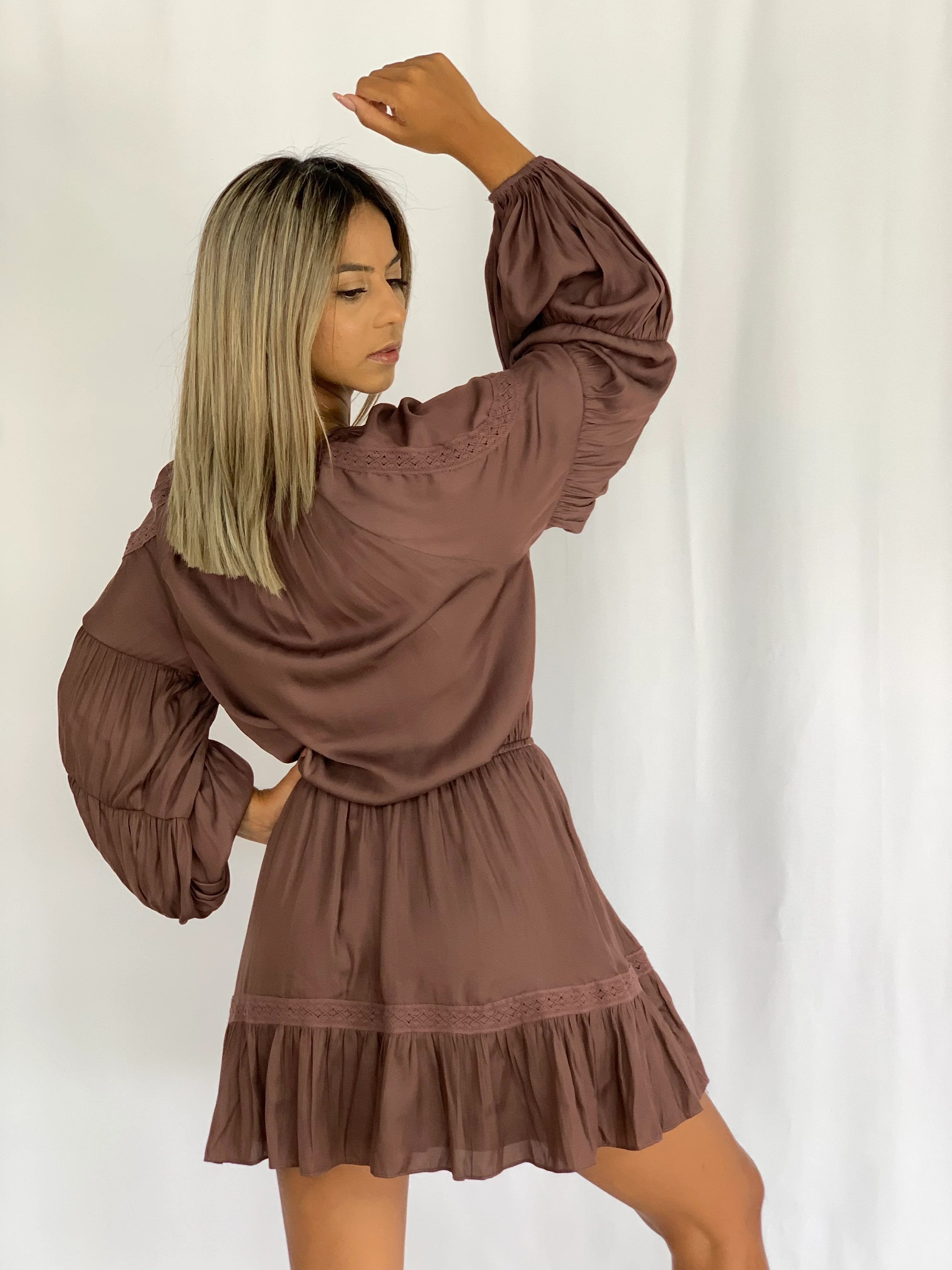 Truffle Lace Dress - WINOKJZ