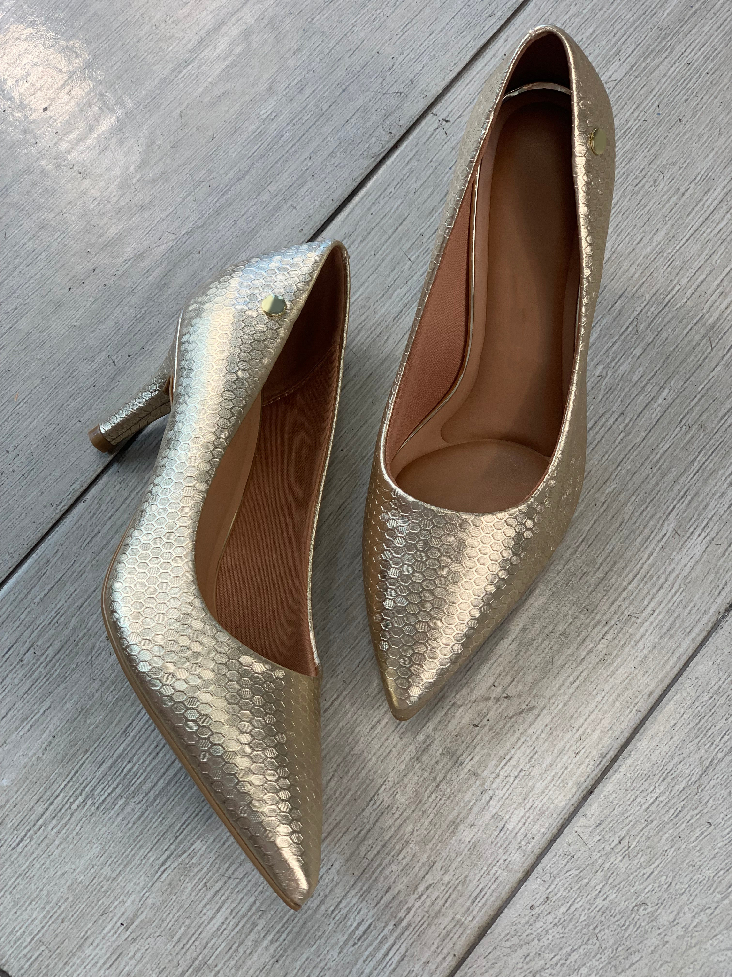 Gold Textured Heels - WINOKJZ