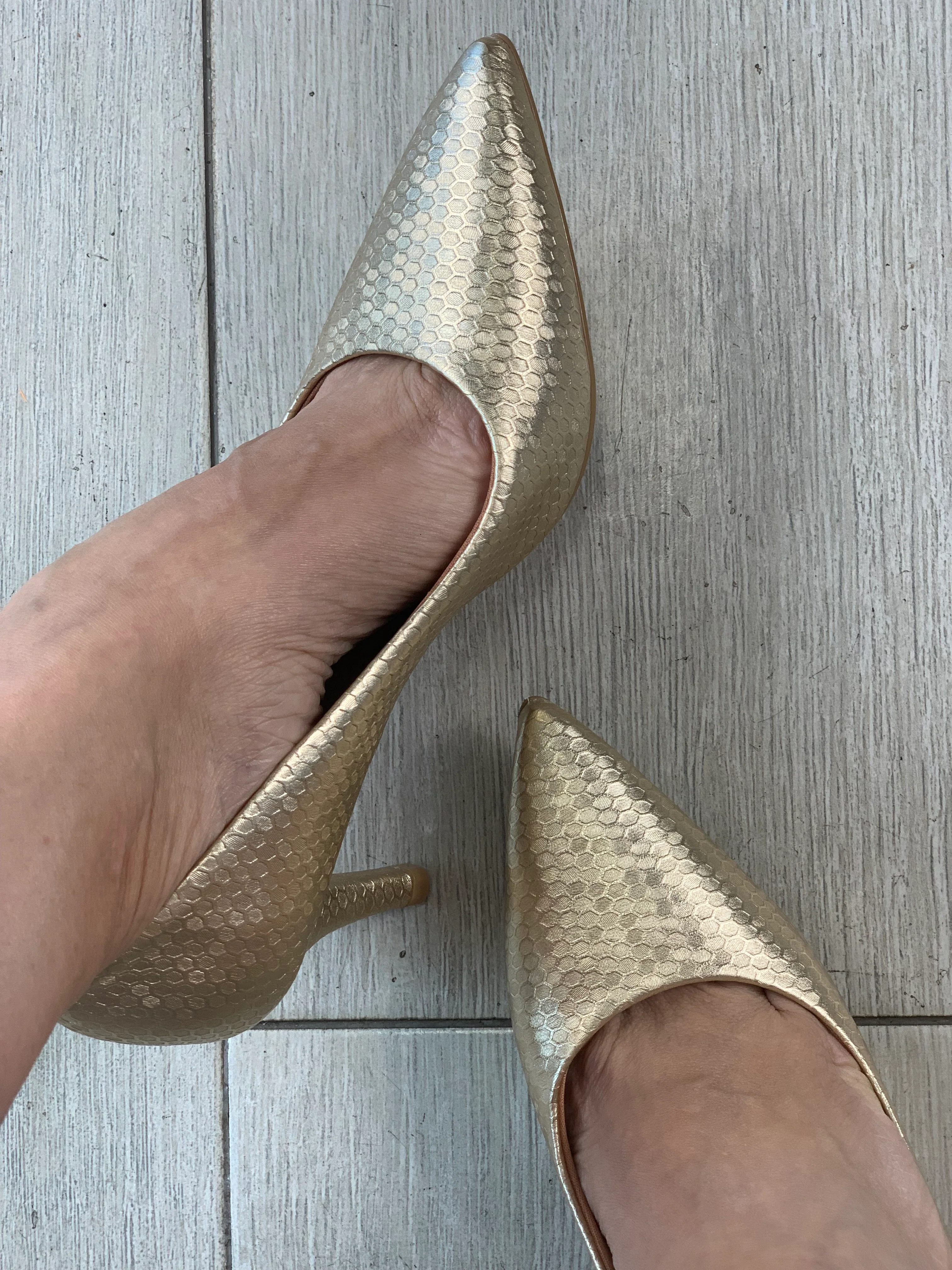 Gold Textured Heels - WINOKJZ