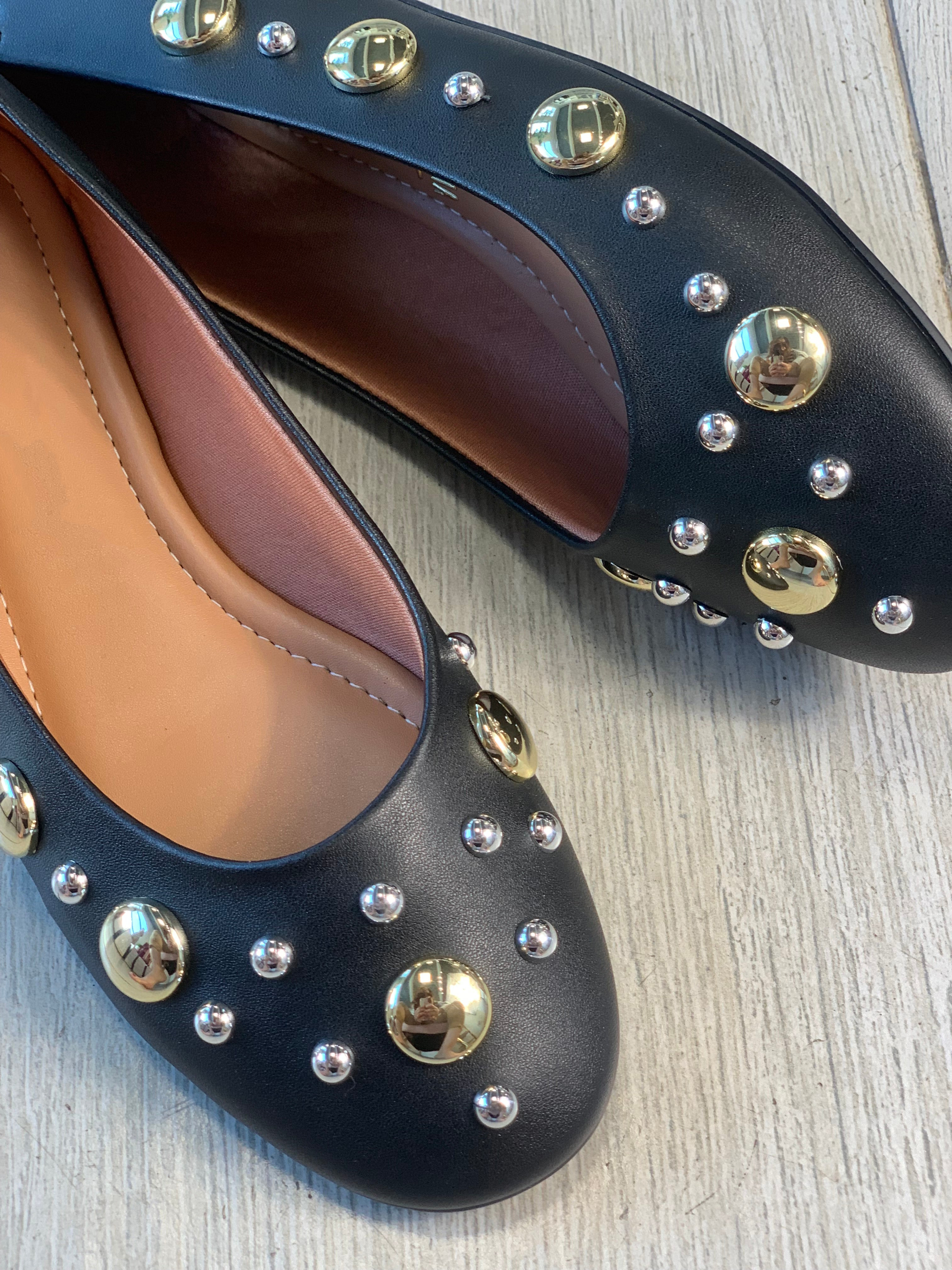 Black Studded Flats - WINOKJZ