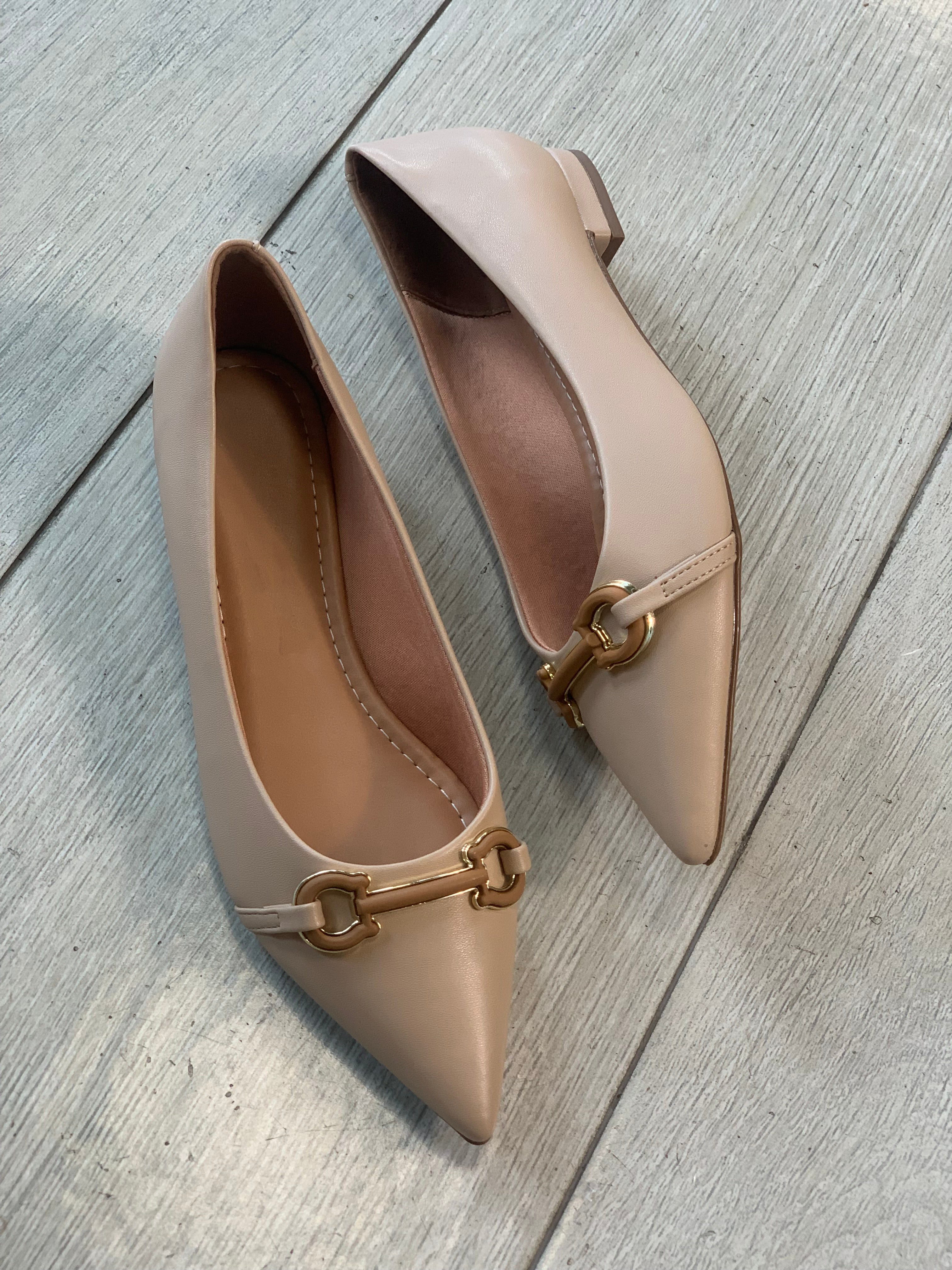 Beige/Camel Buckle Flats - WINOKJZ