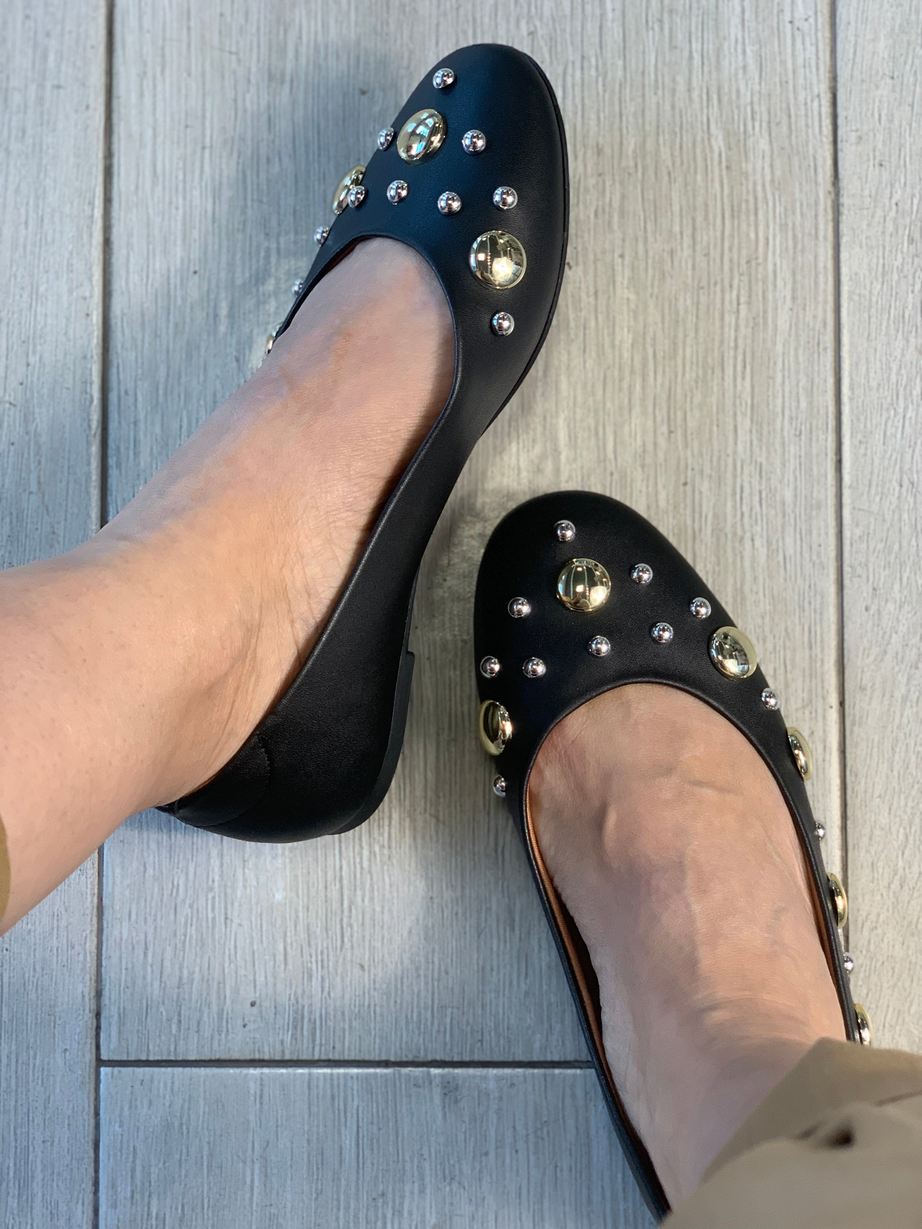 Black Studded Flats - WINOKJZ