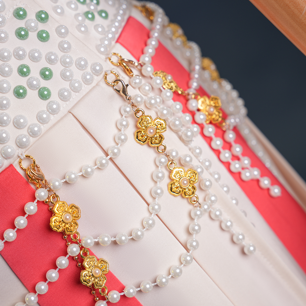 Where Winds Meet - Liyuan Sect Disciple Traditional Opera Inspired Hanfu Costume Full Set - Cossnyc